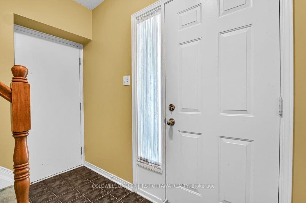 99 Robson Court, Ottawa, ON — photo 3