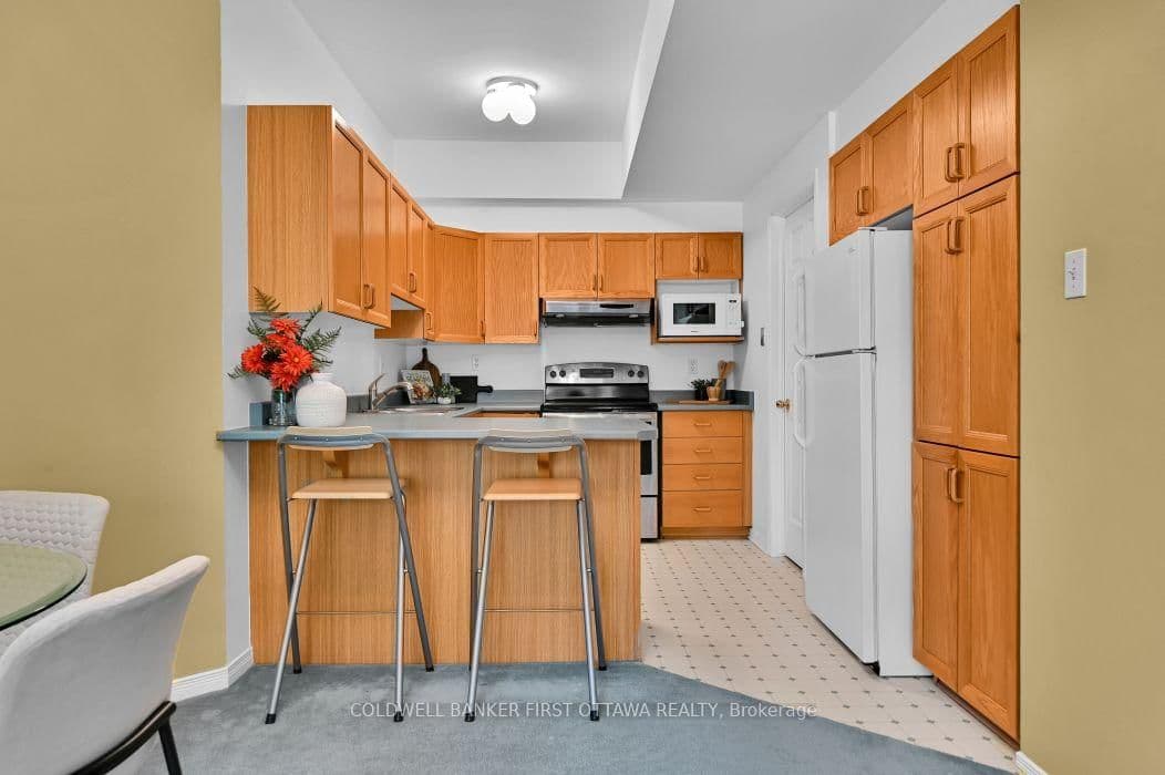99 Robson Court, Ottawa, ON — photo 9