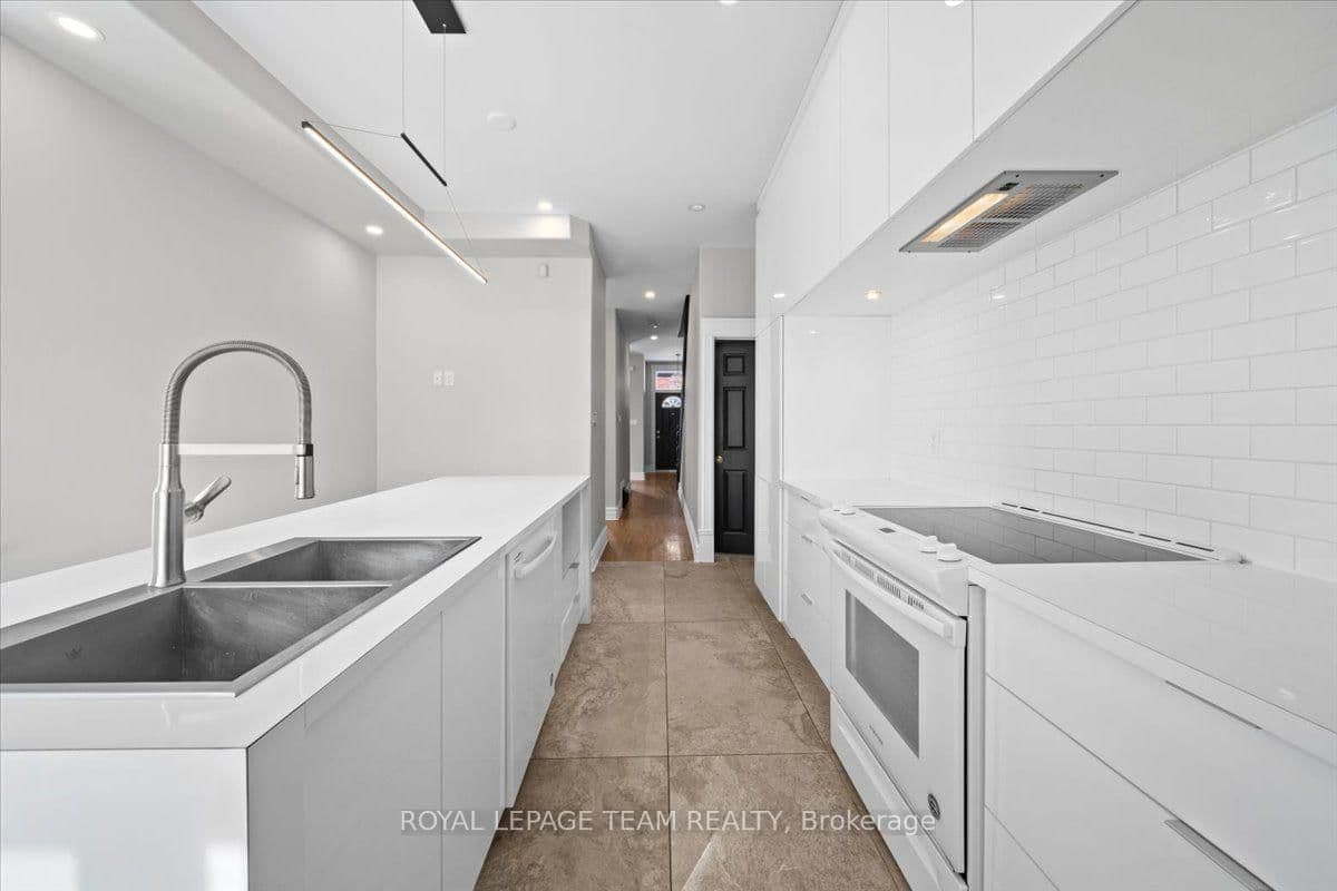 136 Elm Street, Ottawa, ON — photo 12