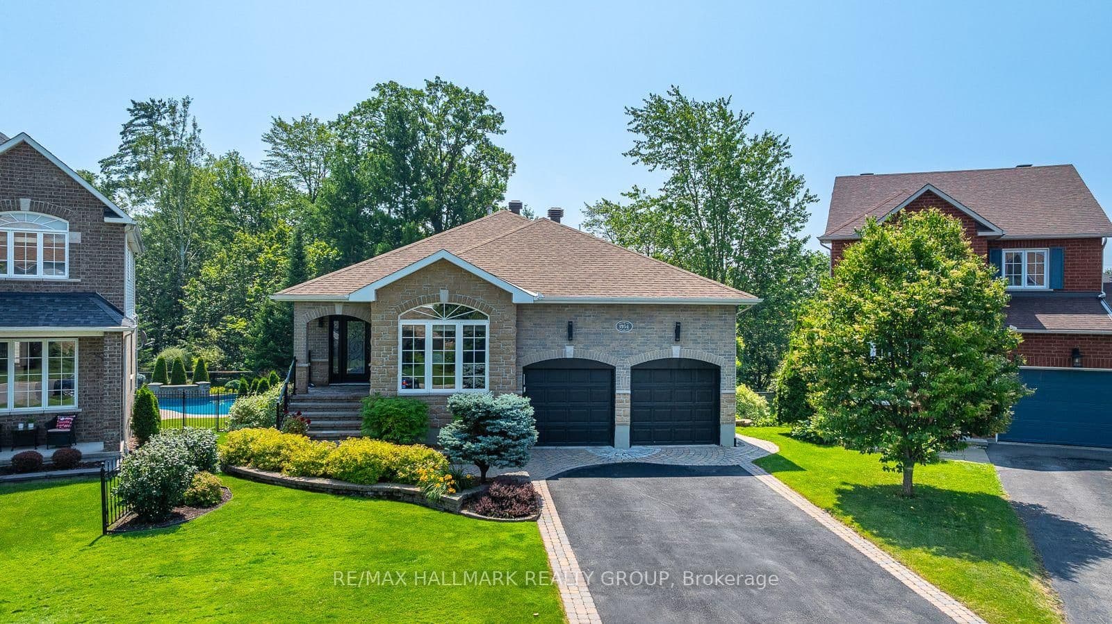 1954 Lobelia Way, Ottawa, ON — photo 1