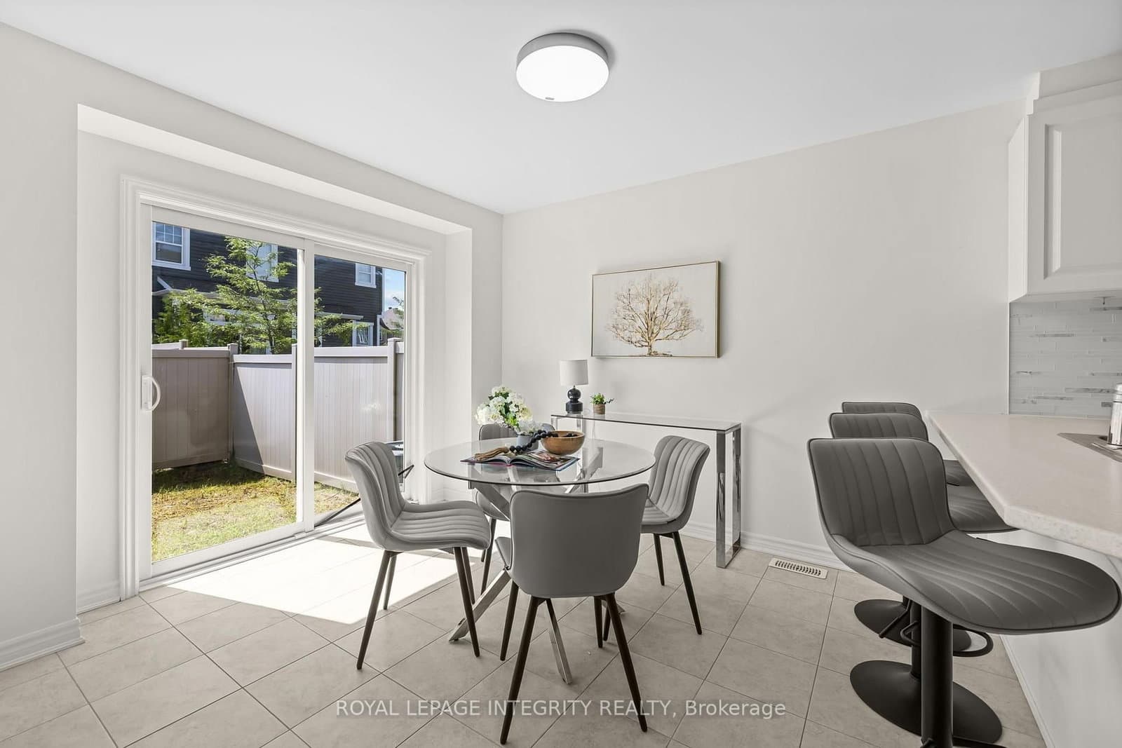 1002 Laburnum Walk, Ottawa, ON — photo 12