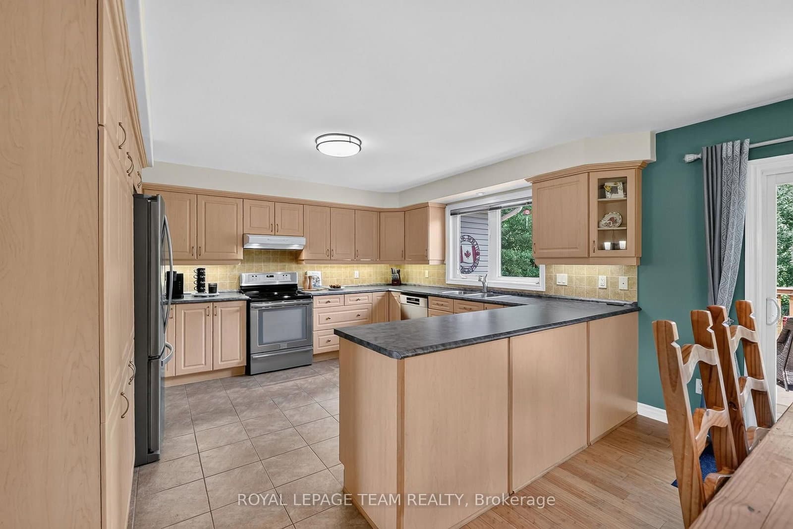 8115 Adam Baker Way, Metcalfe, ON — photo 10