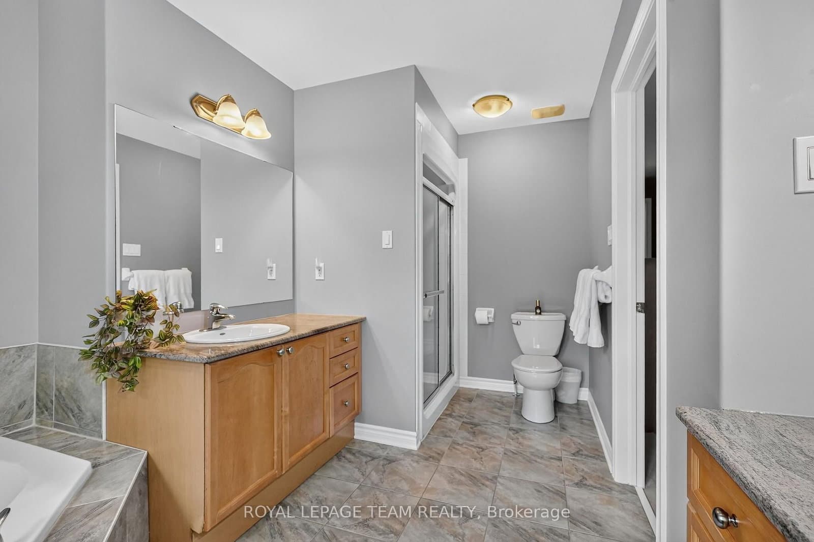 8115 Adam Baker Way, Metcalfe, ON — photo 19