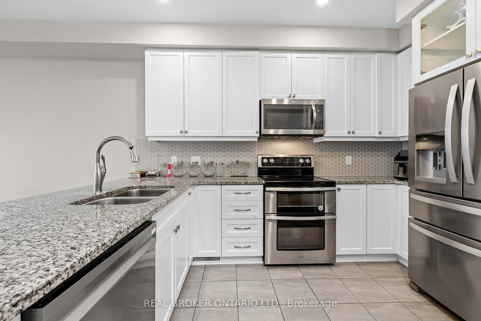 838 Cedar Creek Drive, Ottawa, ON — photo 7