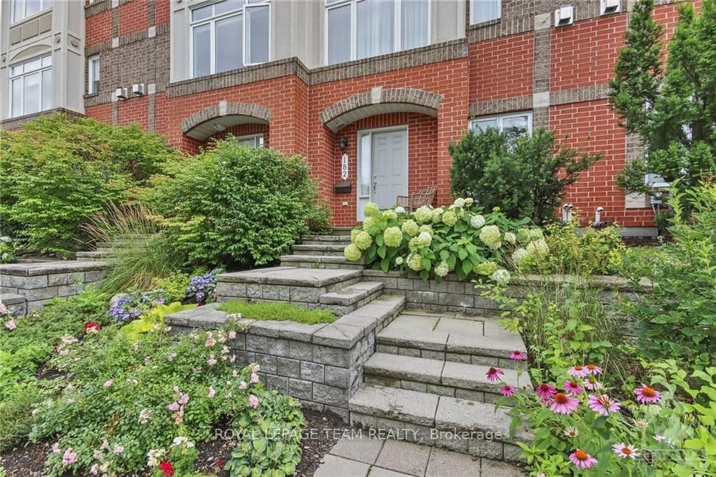 182 CLEARVIEW Avenue, Ottawa, ON — photo 3