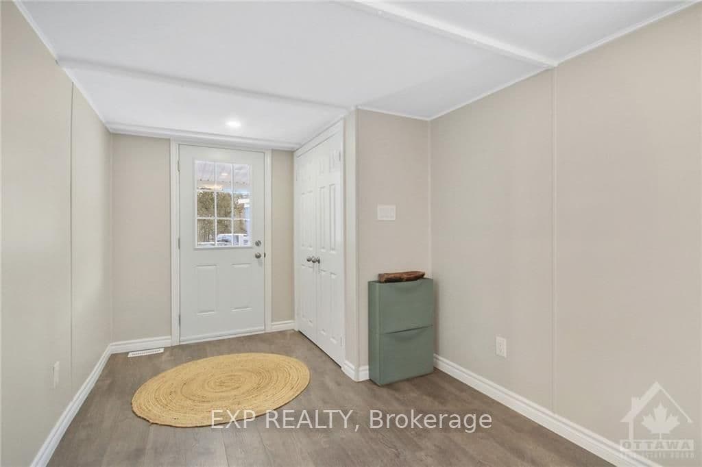 62 VANIER Road, Nepean, ON — photo 3