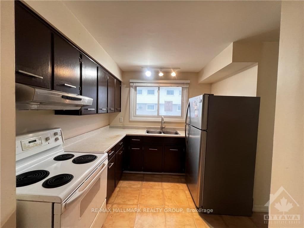 85 HADLEY Circle, Ottawa, ON — photo 3