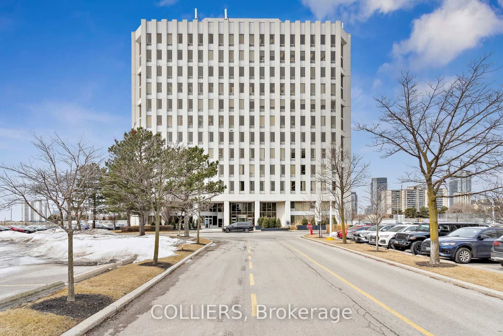 900 - 235 Yorkland Boulevard, Toronto, ON