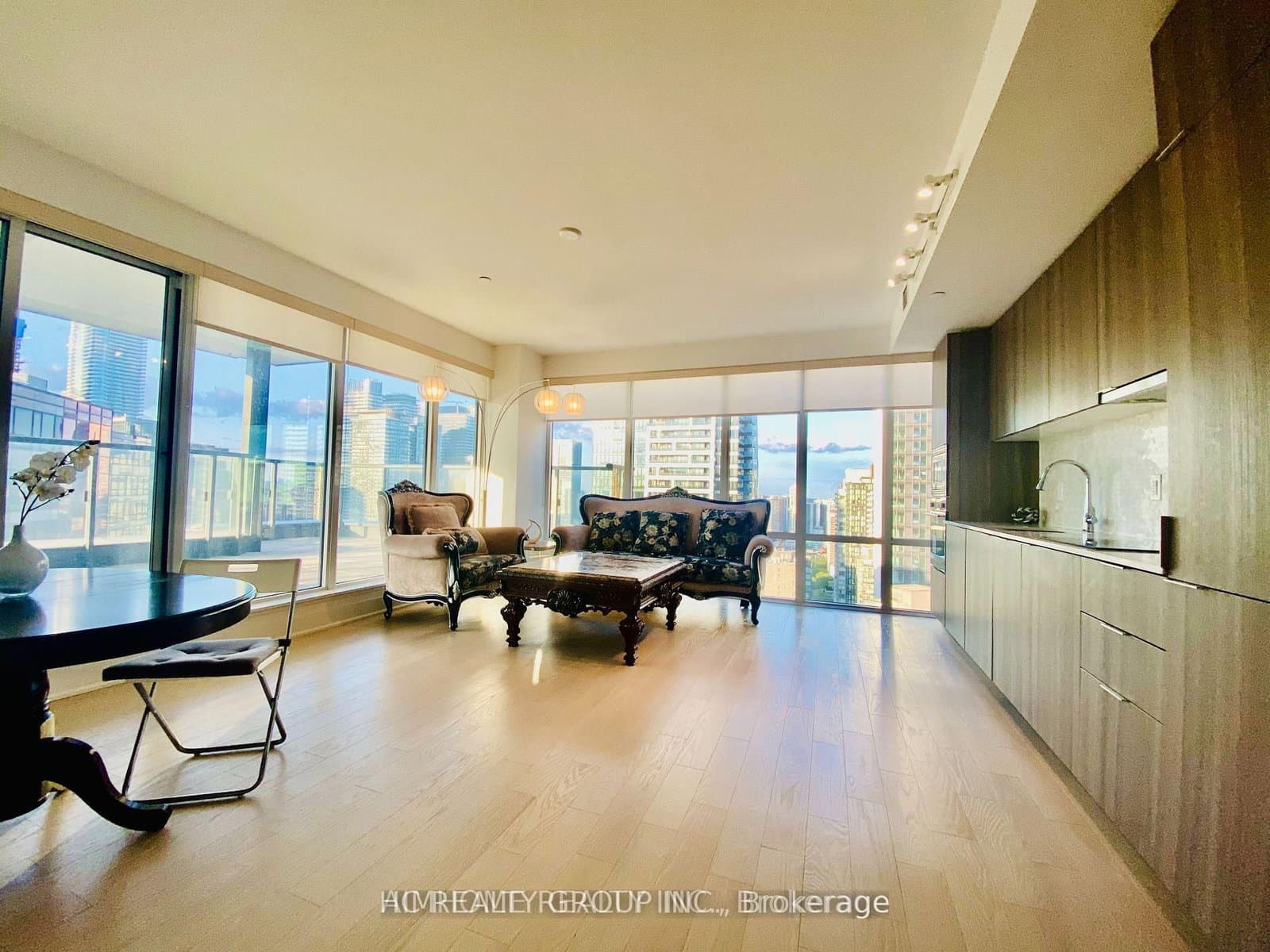 3208 - 955 Bay Street, Toronto, ON