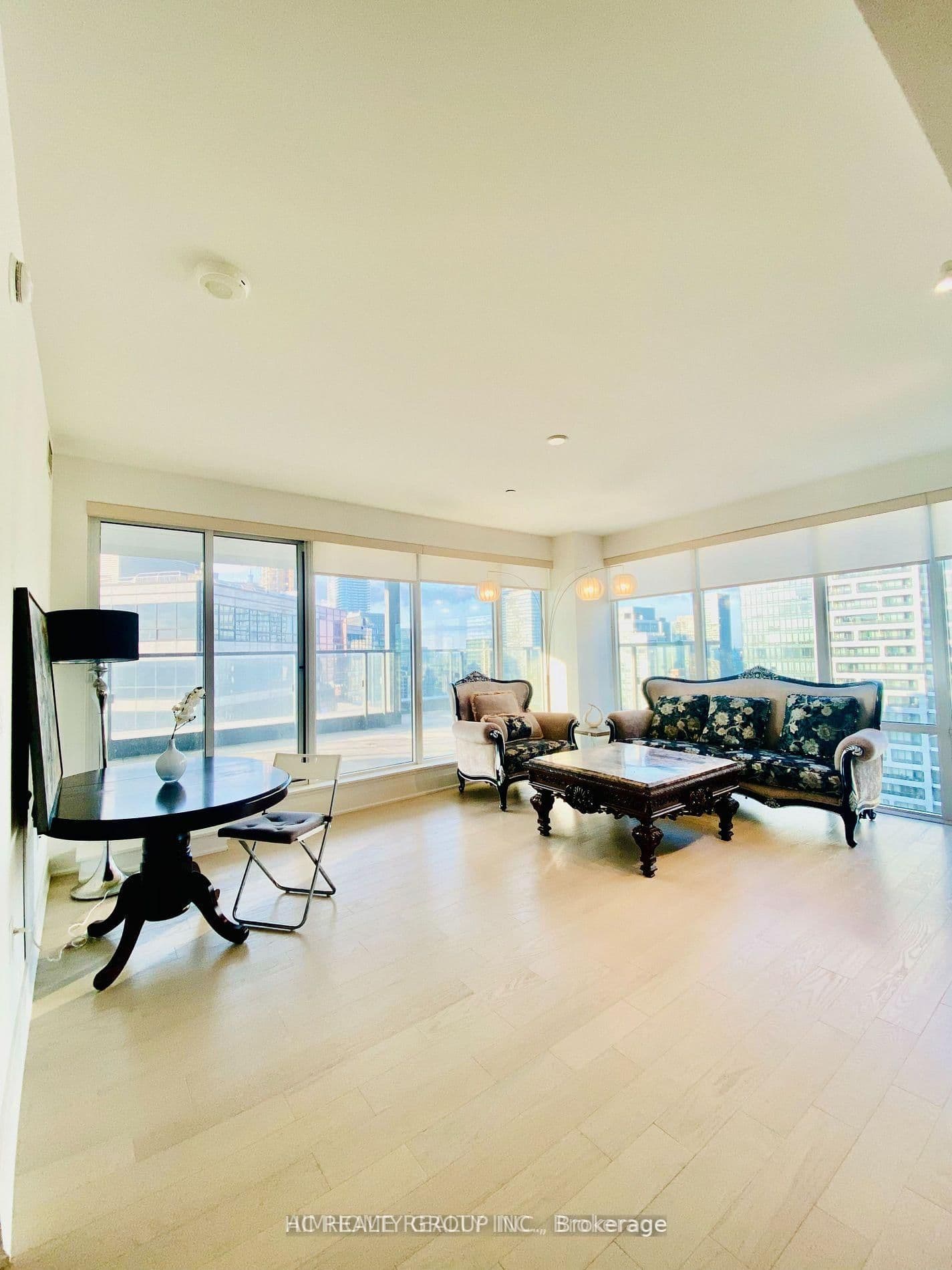 3208 - 955 Bay Street, Toronto, ON — photo 2