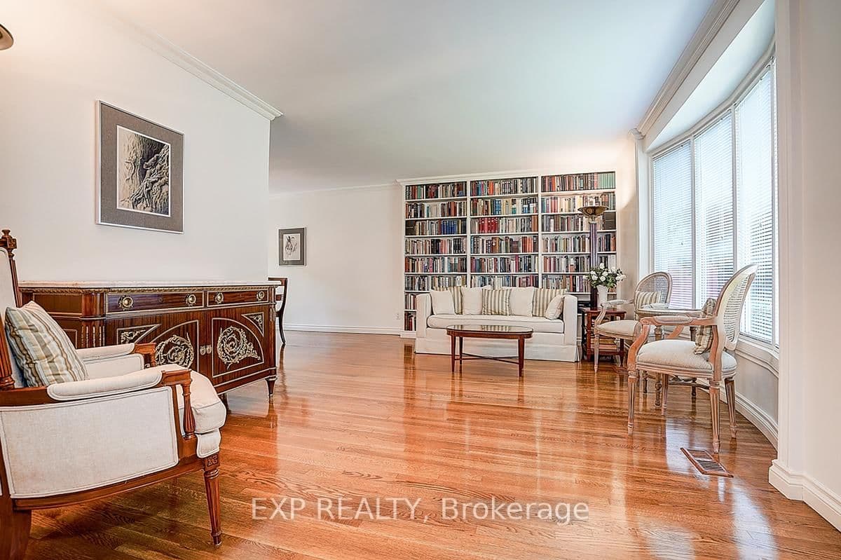 62 Kempsell Crescent, Toronto, ON — photo 2