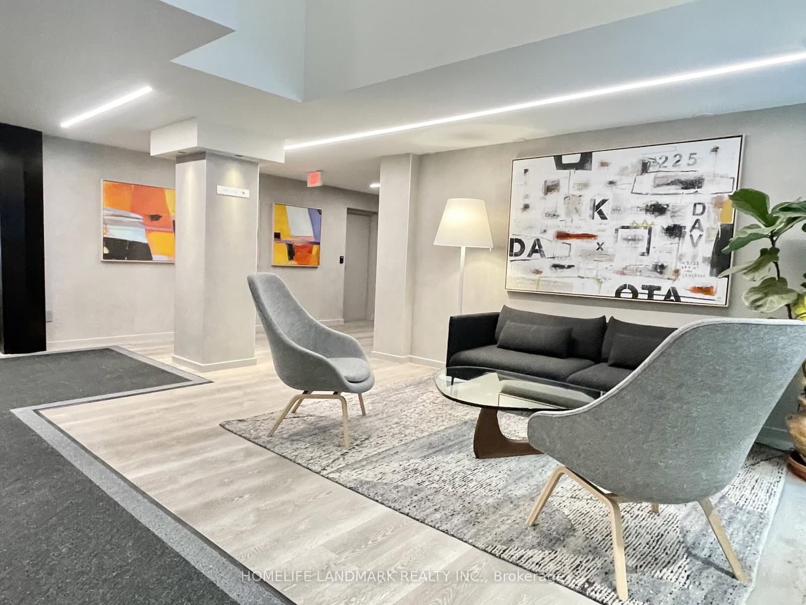 202 - 225 Davenport Road, Toronto, ON