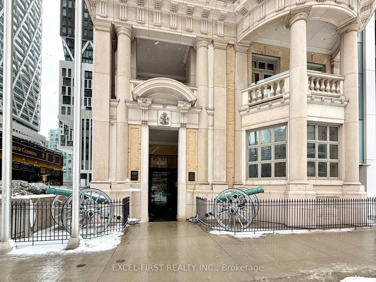 2206 - 426 University Avenue, Toronto, ON