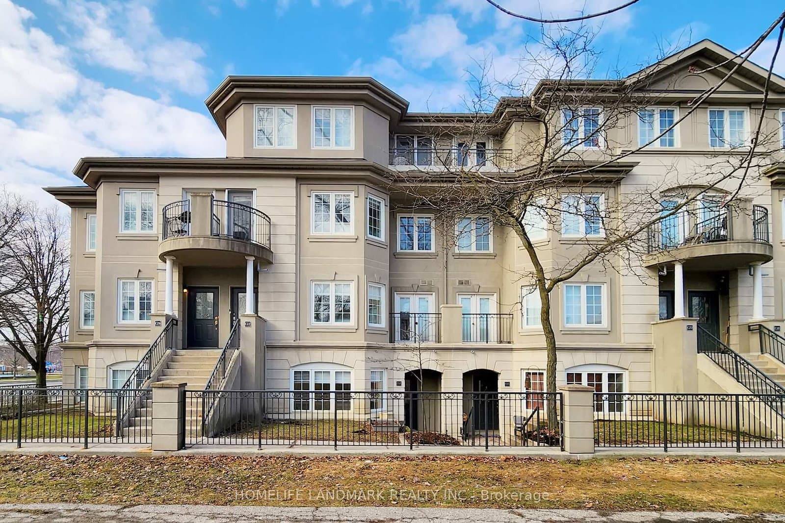 C17 - 108 Finch Avenue, Toronto, ON