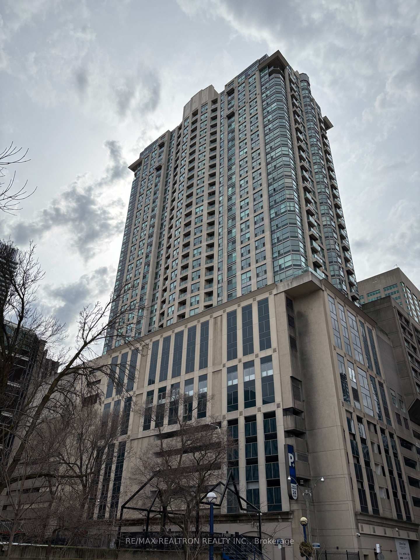3011 - 8 Park Road, Toronto, ON — photo 2