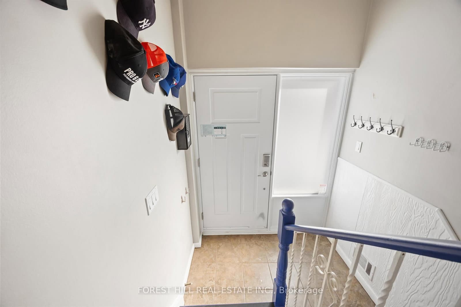 44 Addison Crescent, Toronto, ON — photo 2