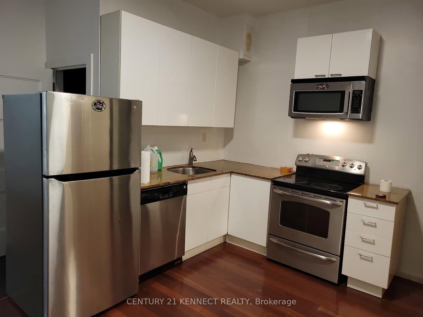 2nd Rear - 181 Augusta Avenue, Toronto, ON