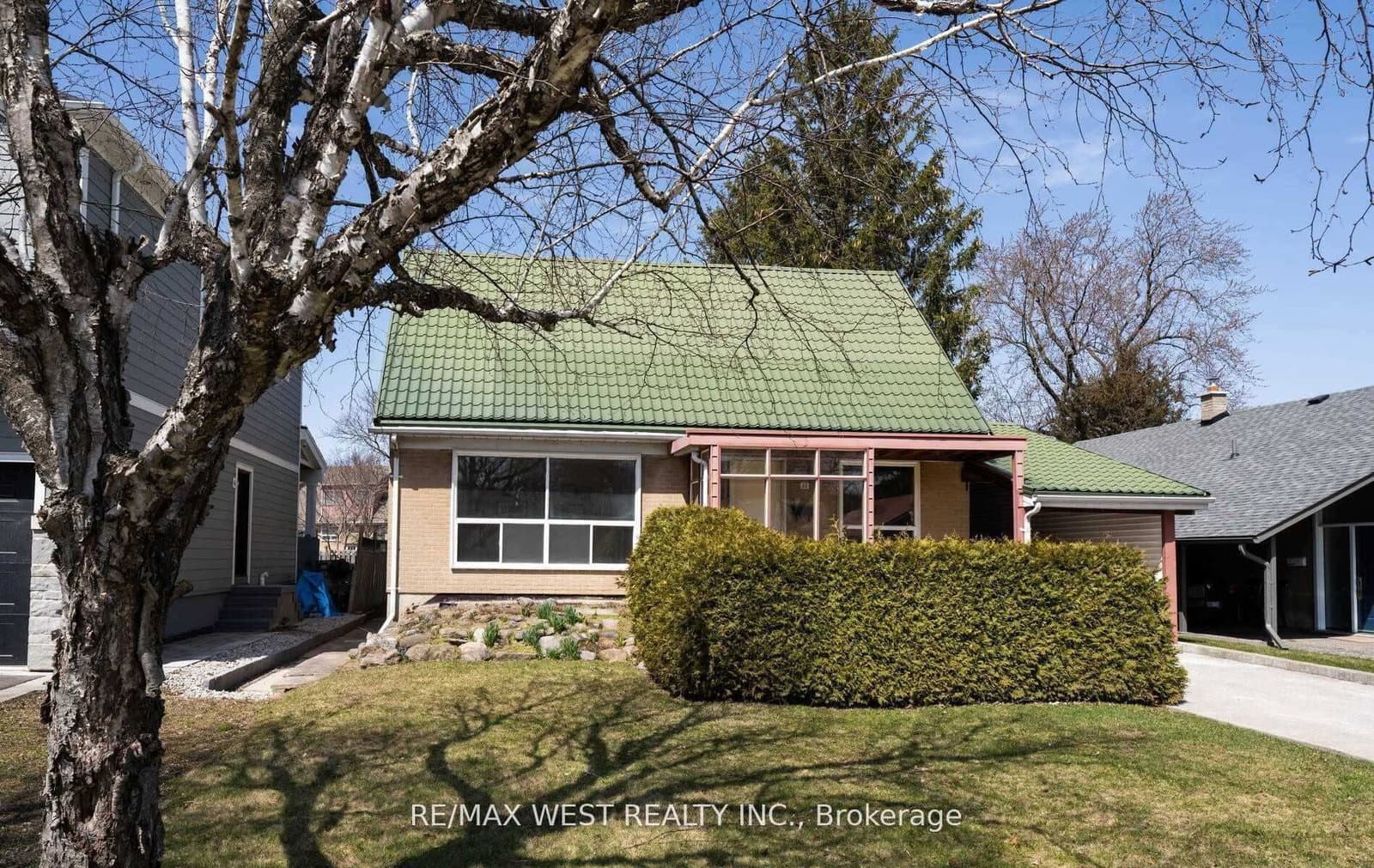 32 Broadleaf Road, Toronto, ON