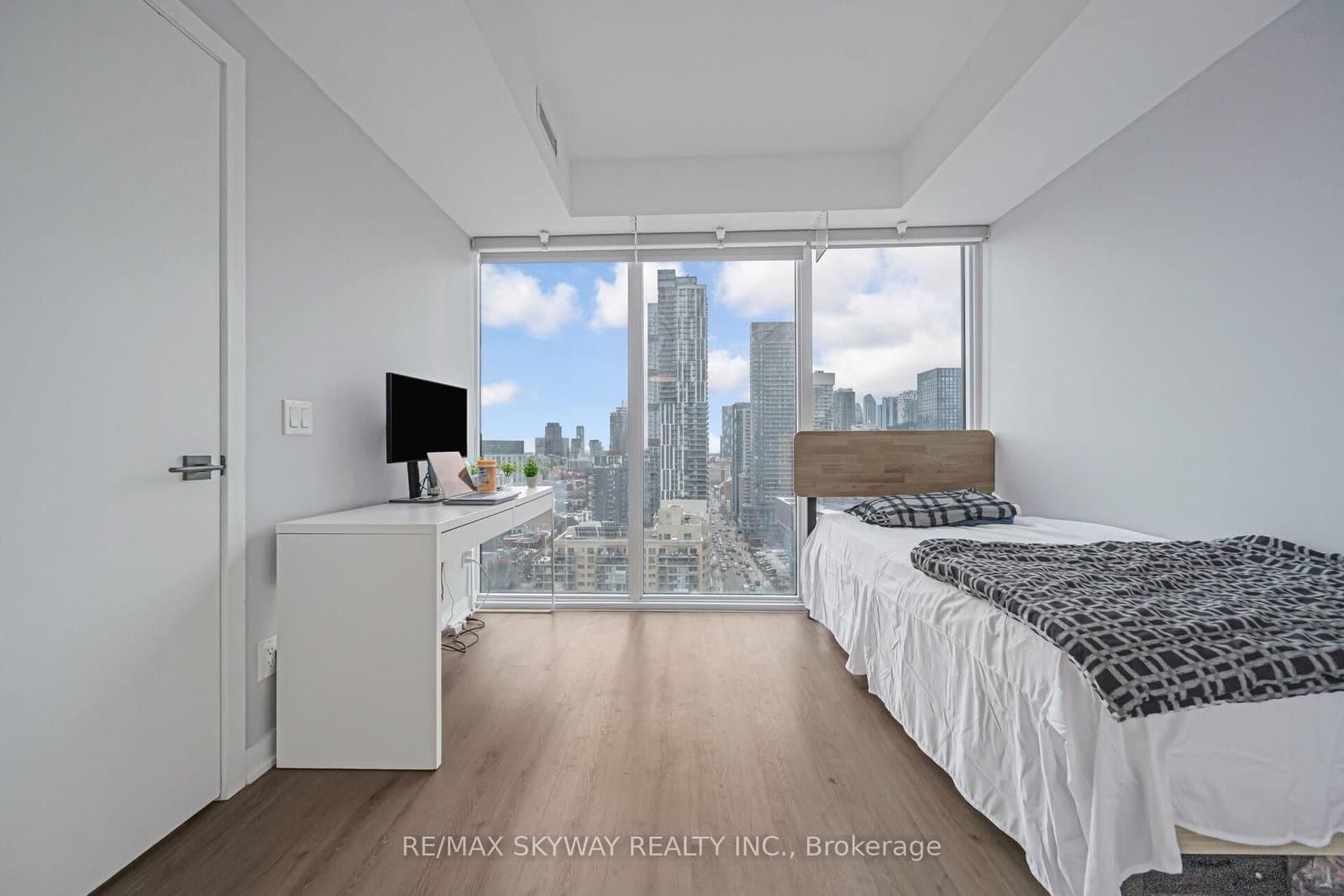 2101 - 319 Jarvis Street, Toronto, ON
