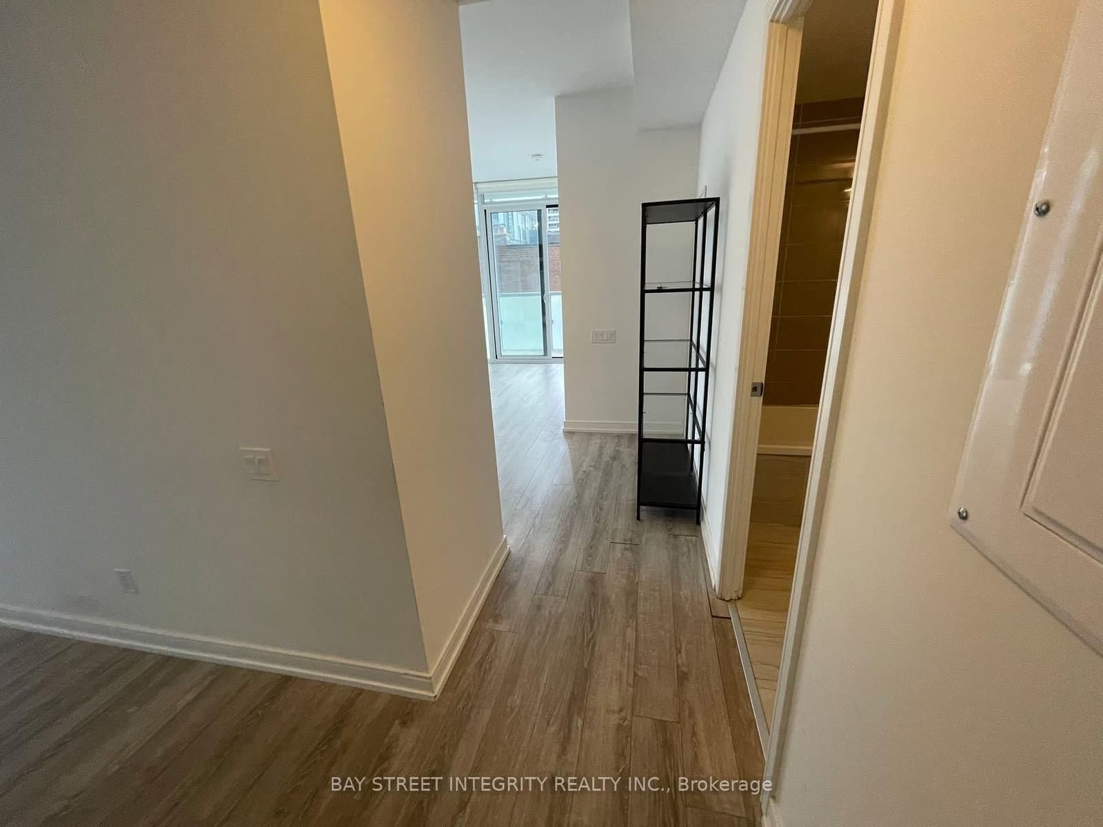 809 secondbed - 28 Wellesley Street, Toronto, ON — photo 3