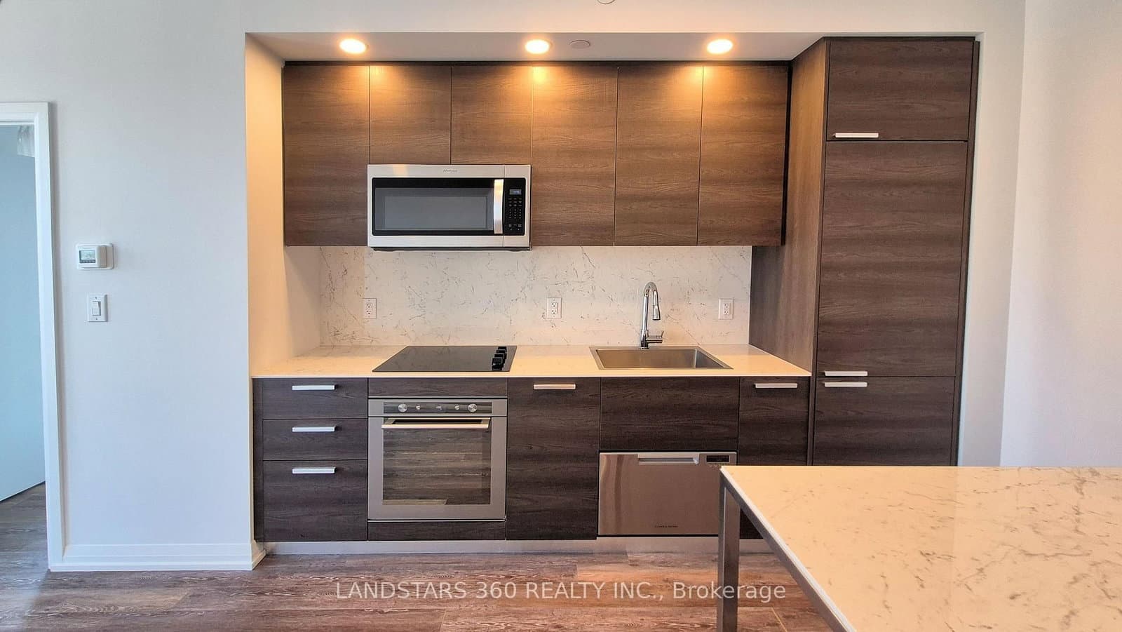 2506 - 75 Canterbury Place, Toronto, ON — photo 3
