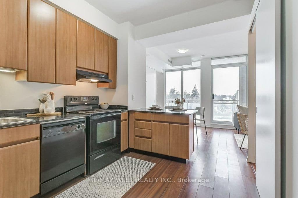 501 - 30 Canterbury Place, Toronto, ON — photo 3