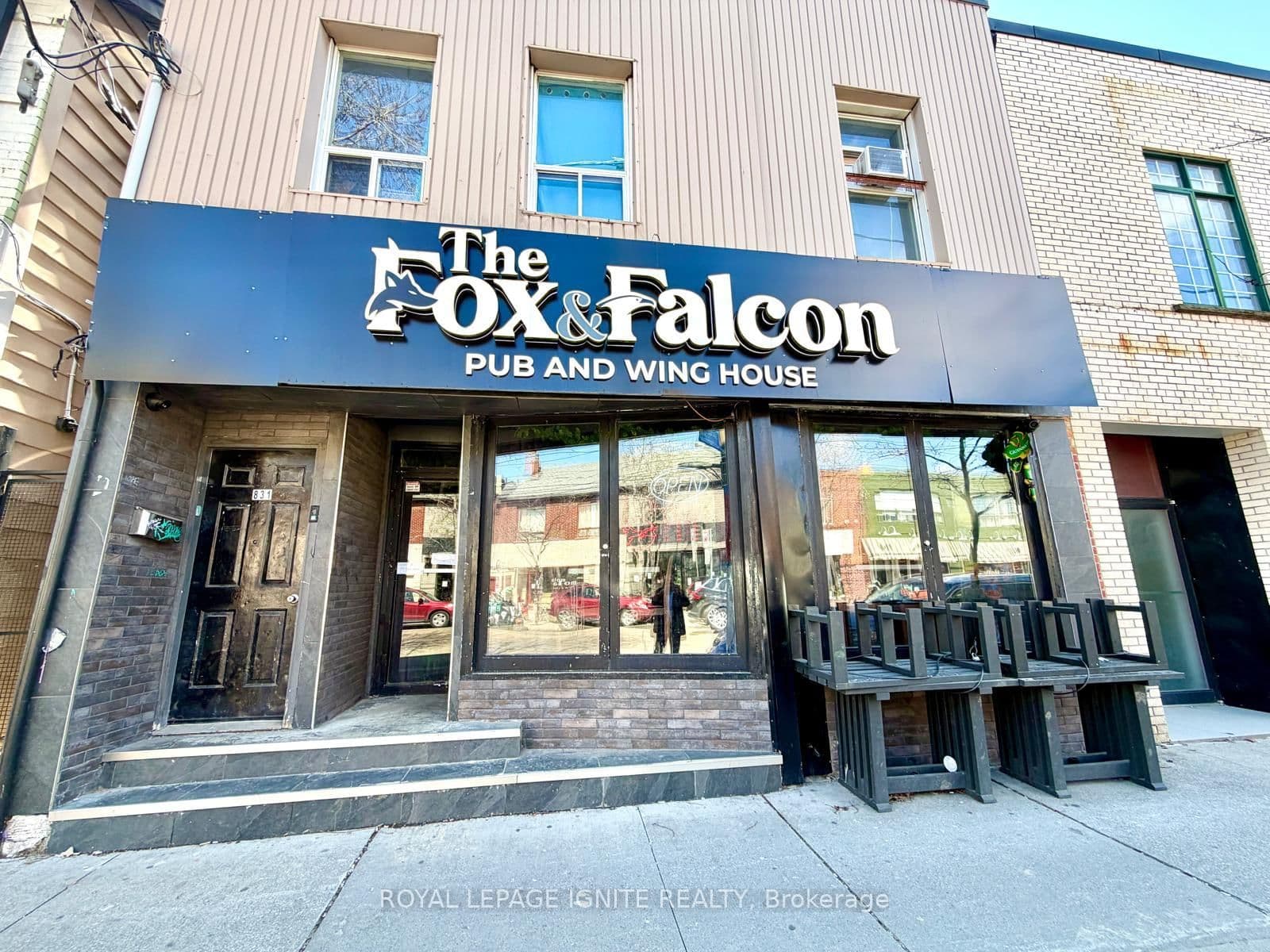 831 Dundas Street, Toronto, ON