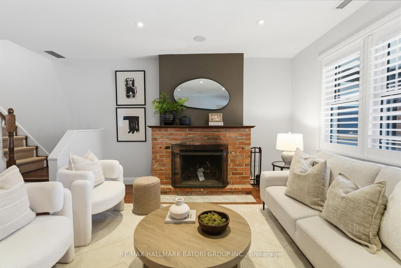 261 Castlefield Avenue, Toronto, ON — photo 2