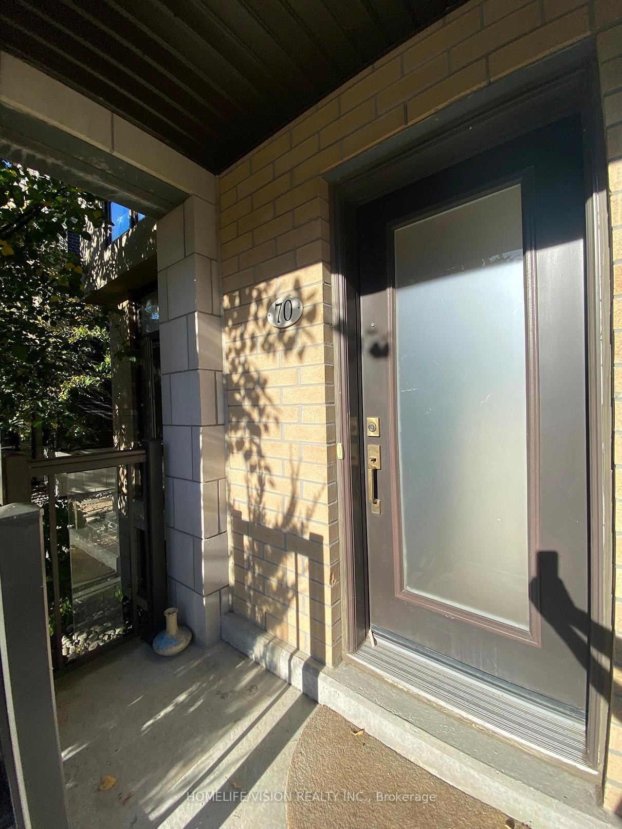 70 - 23 Eldora Avenue, Toronto, ON
