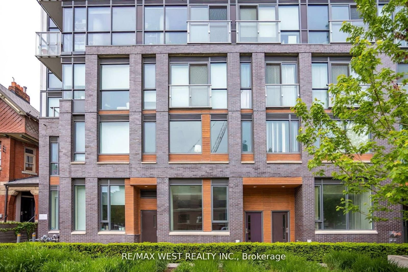 TH02 - 508 Wellington Street, Toronto, ON
