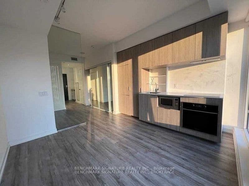 2015 - 77 Shuter Street, Toronto, ON