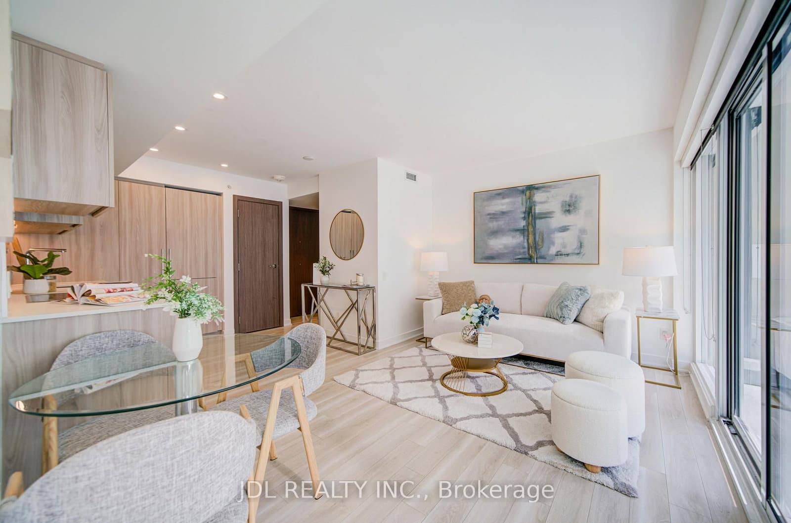 902 - 17 Bathurst Street, Toronto, ON