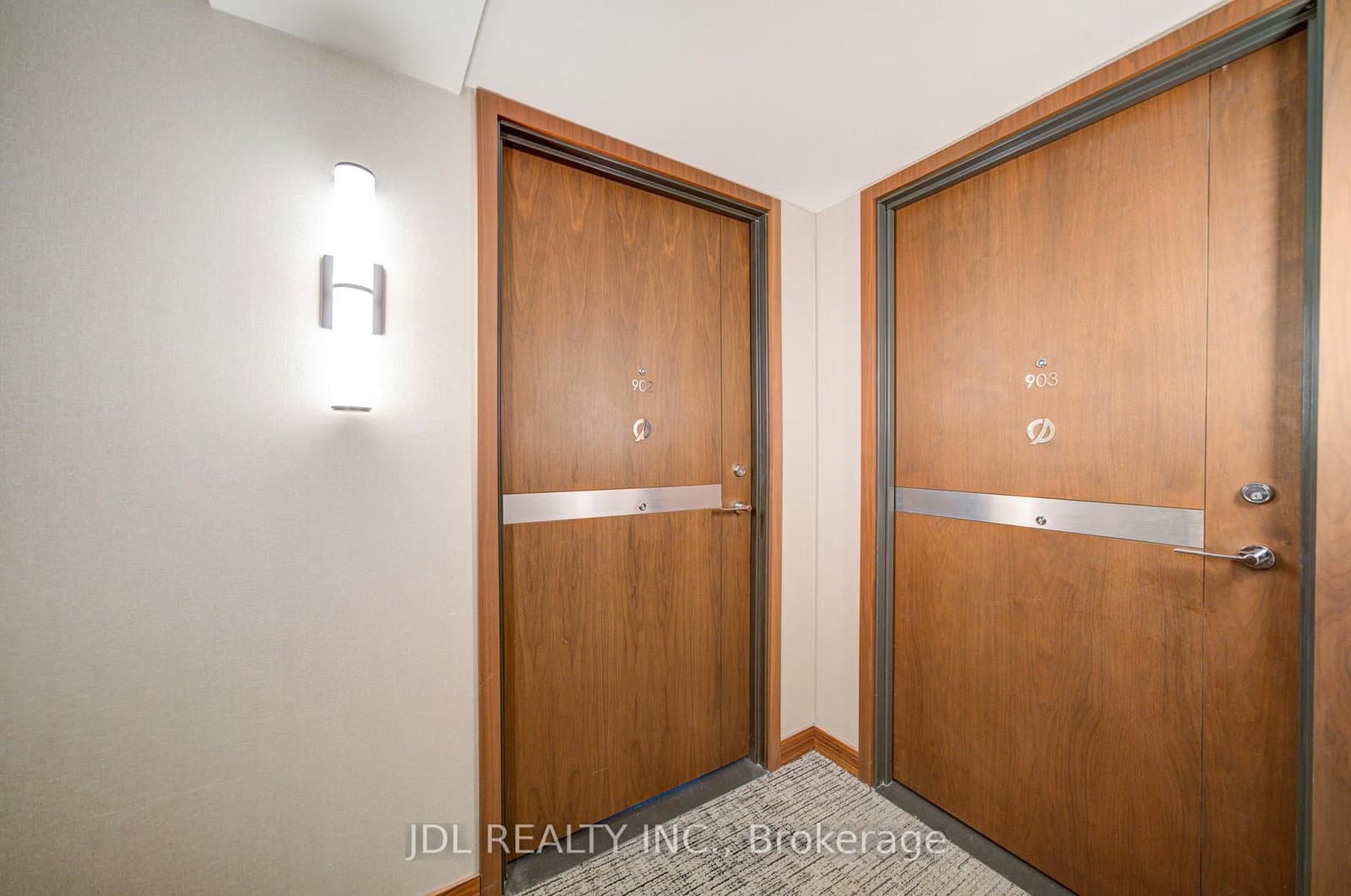 902 - 17 Bathurst Street, Toronto, ON — photo 2