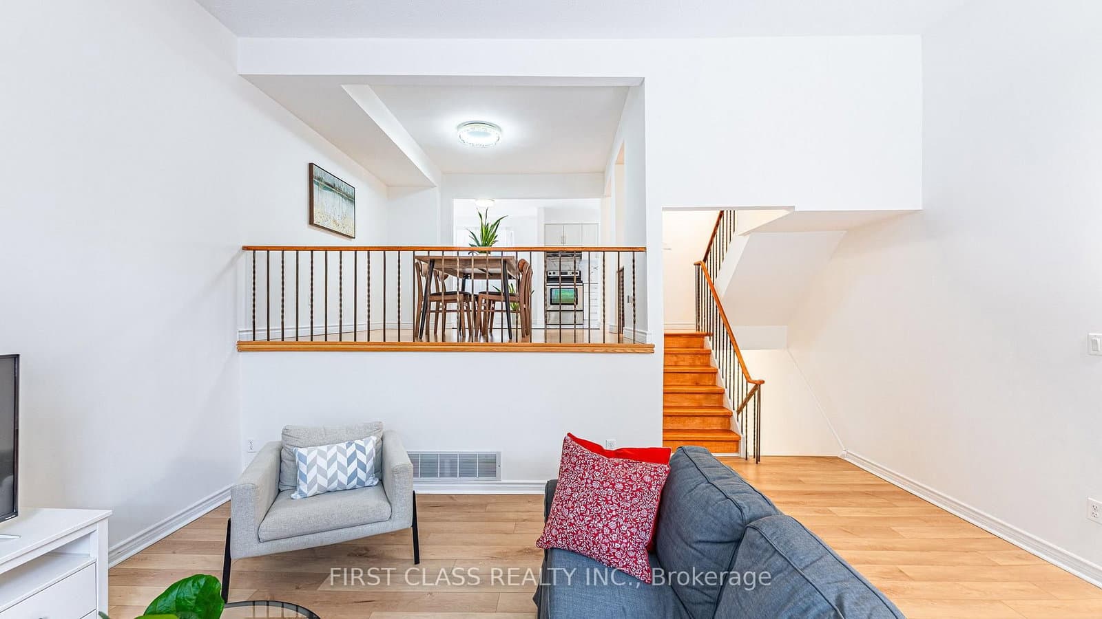 102 Jenny Wrenway Way, Toronto, ON — photo 3