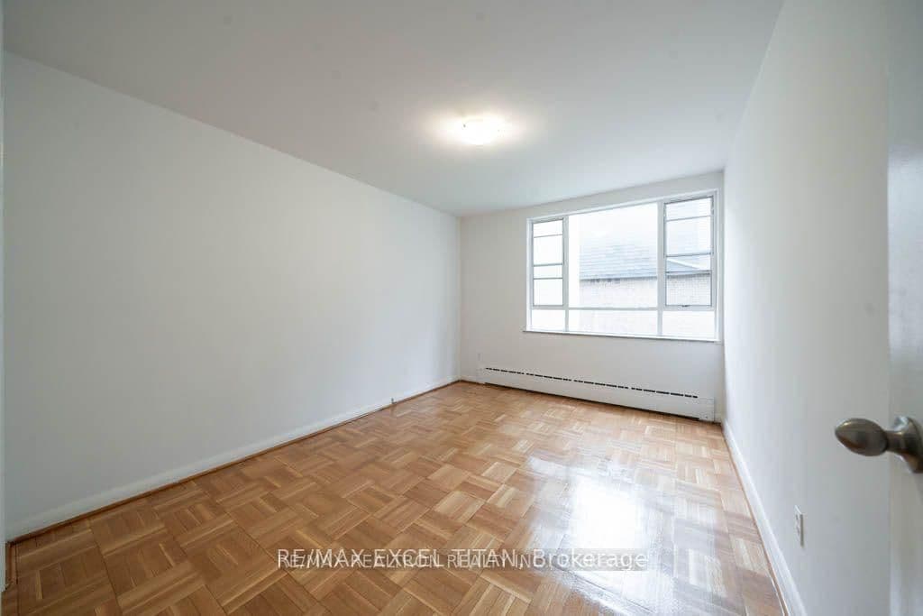 306 - 77 Erskine Avenue, Toronto, ON — photo 2