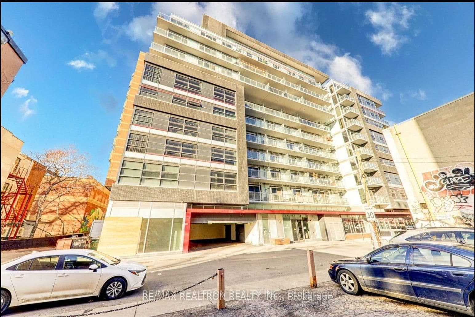 803 - 10 Willison Square, Toronto, ON — photo 2