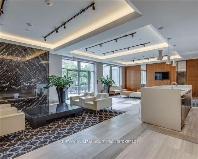 1426 - 111 St Clair Avenue, Toronto, ON — photo 2