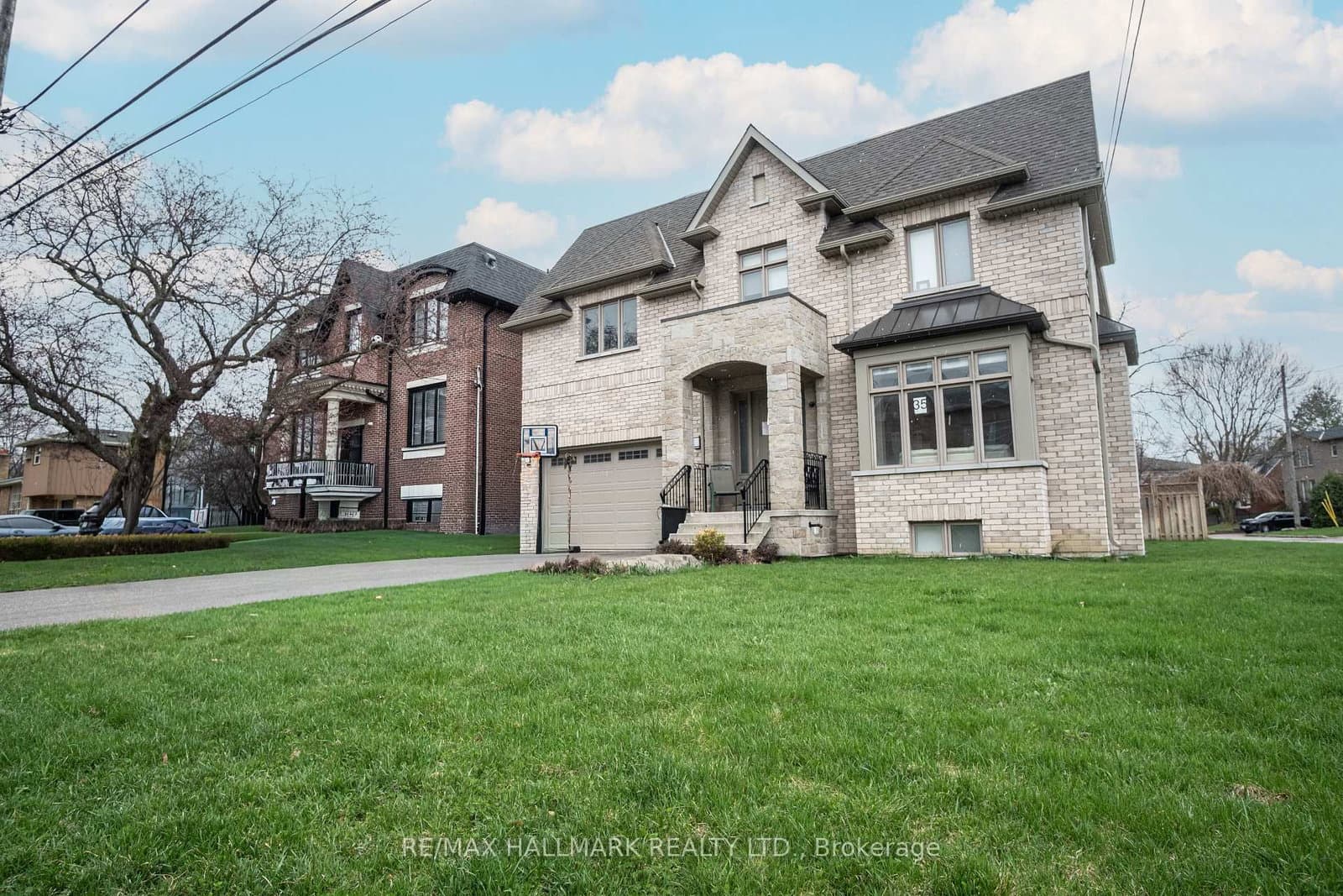 1 - 35 Roberta Drive, Toronto, ON