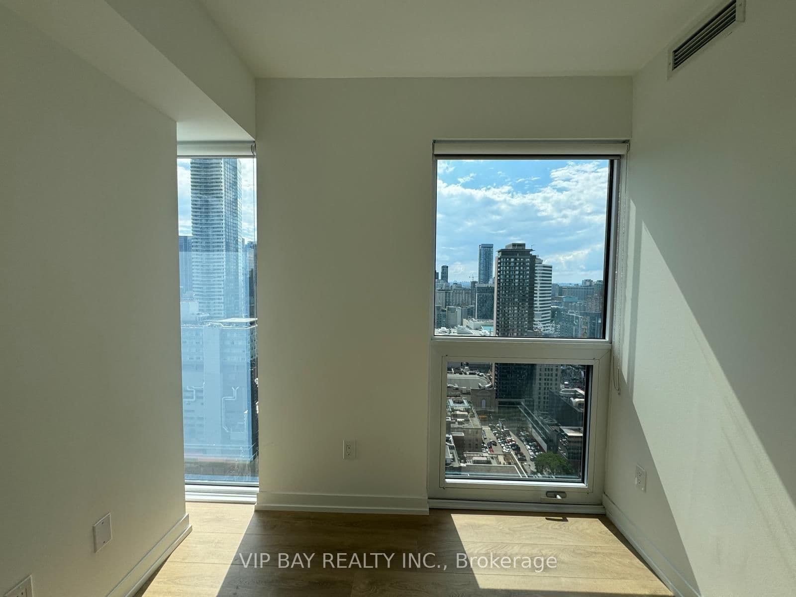 3707 - 82 Dalhousie (Bedroom 2) Street, Toronto, ON — photo 2