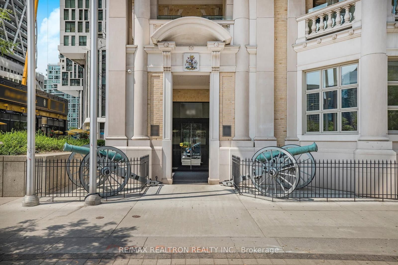 905 - 426 University Avenue, Toronto, ON — photo 2