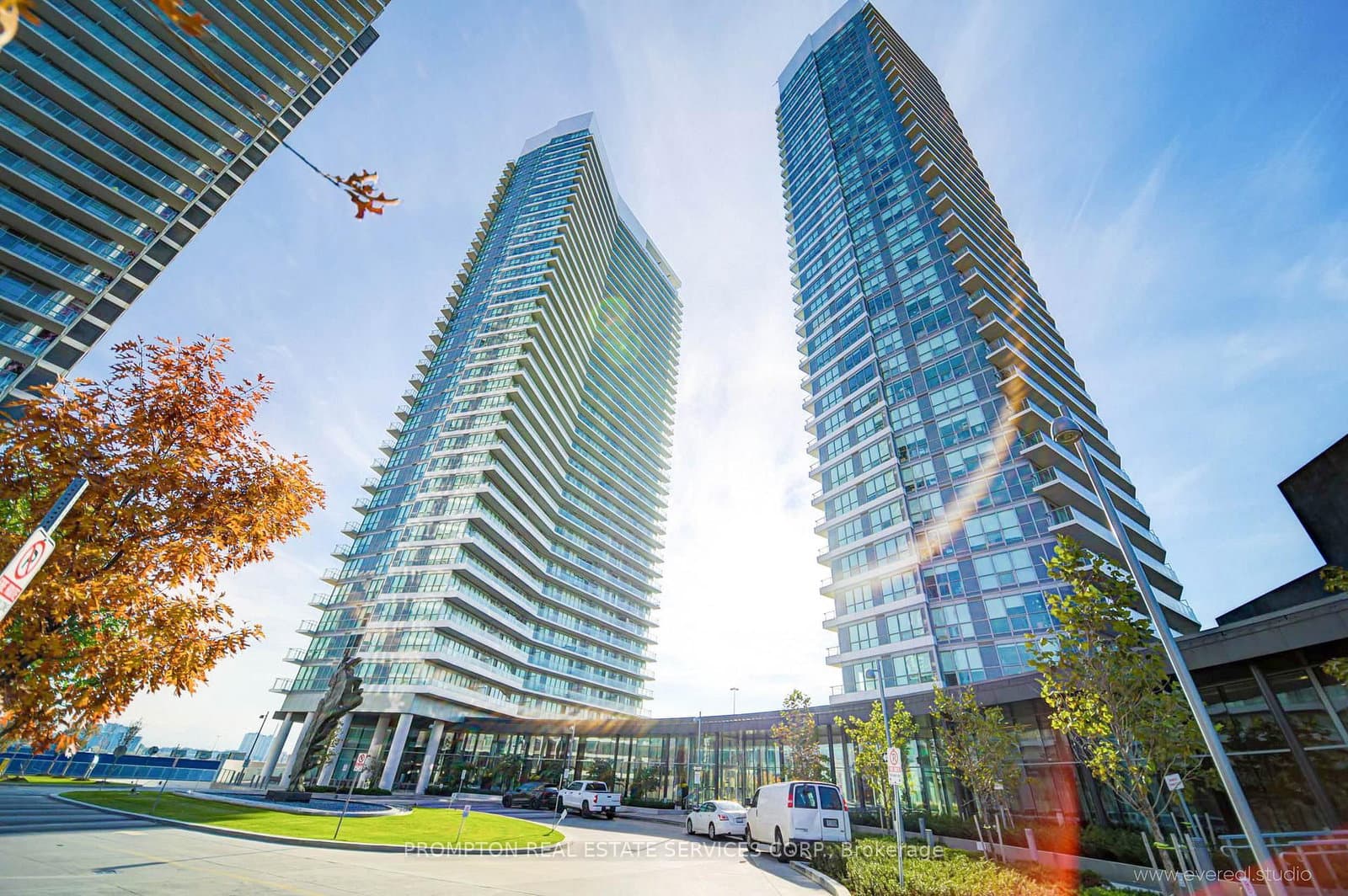 2507 - 115 McMahon Drive, Toronto, ON — photo 2