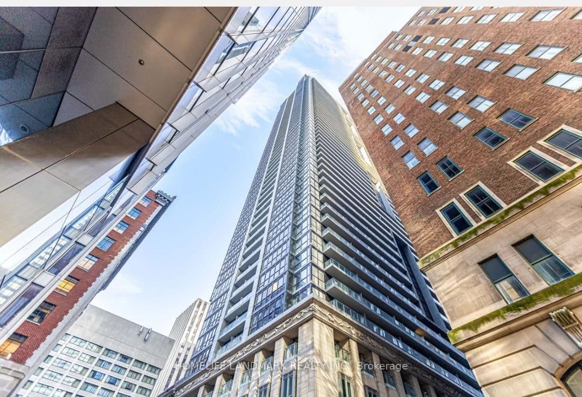 1215 - 70 tempenrance Street, Toronto, ON