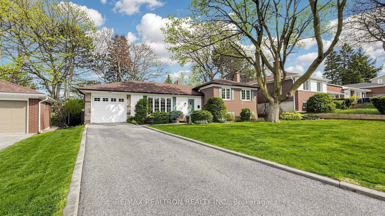 42 Resolution Crescent, Toronto, ON — photo 3