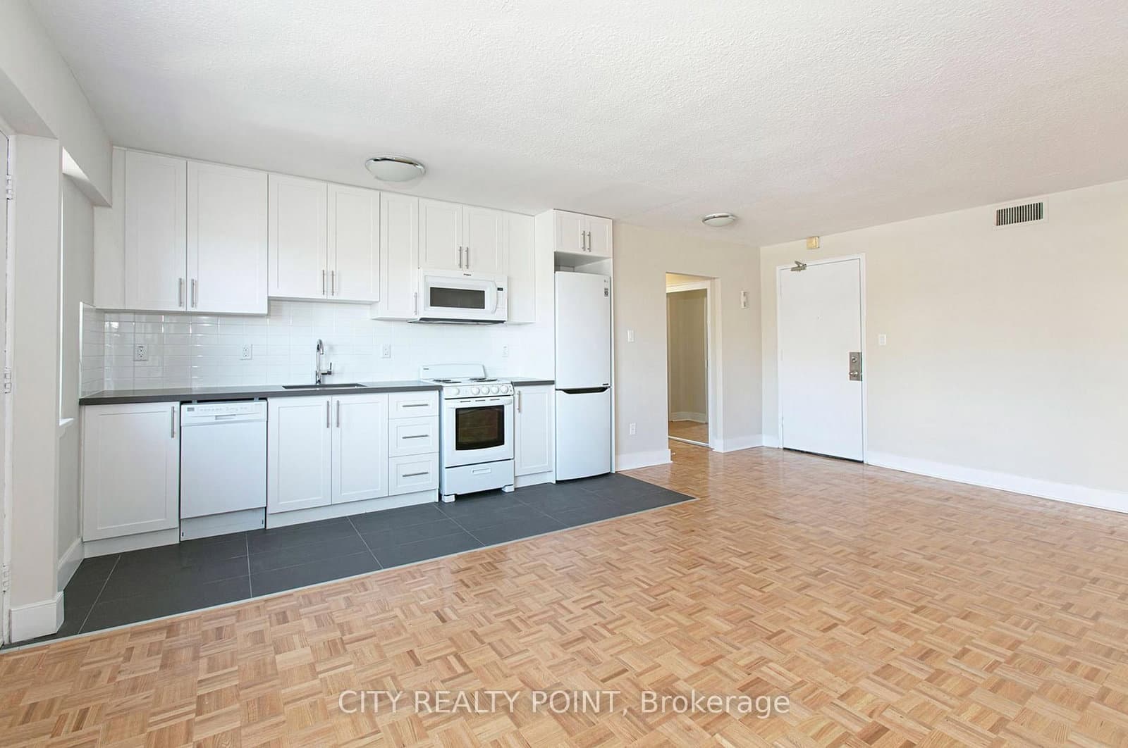 405 - 95 Lawton Boulevard, Toronto, ON — photo 2