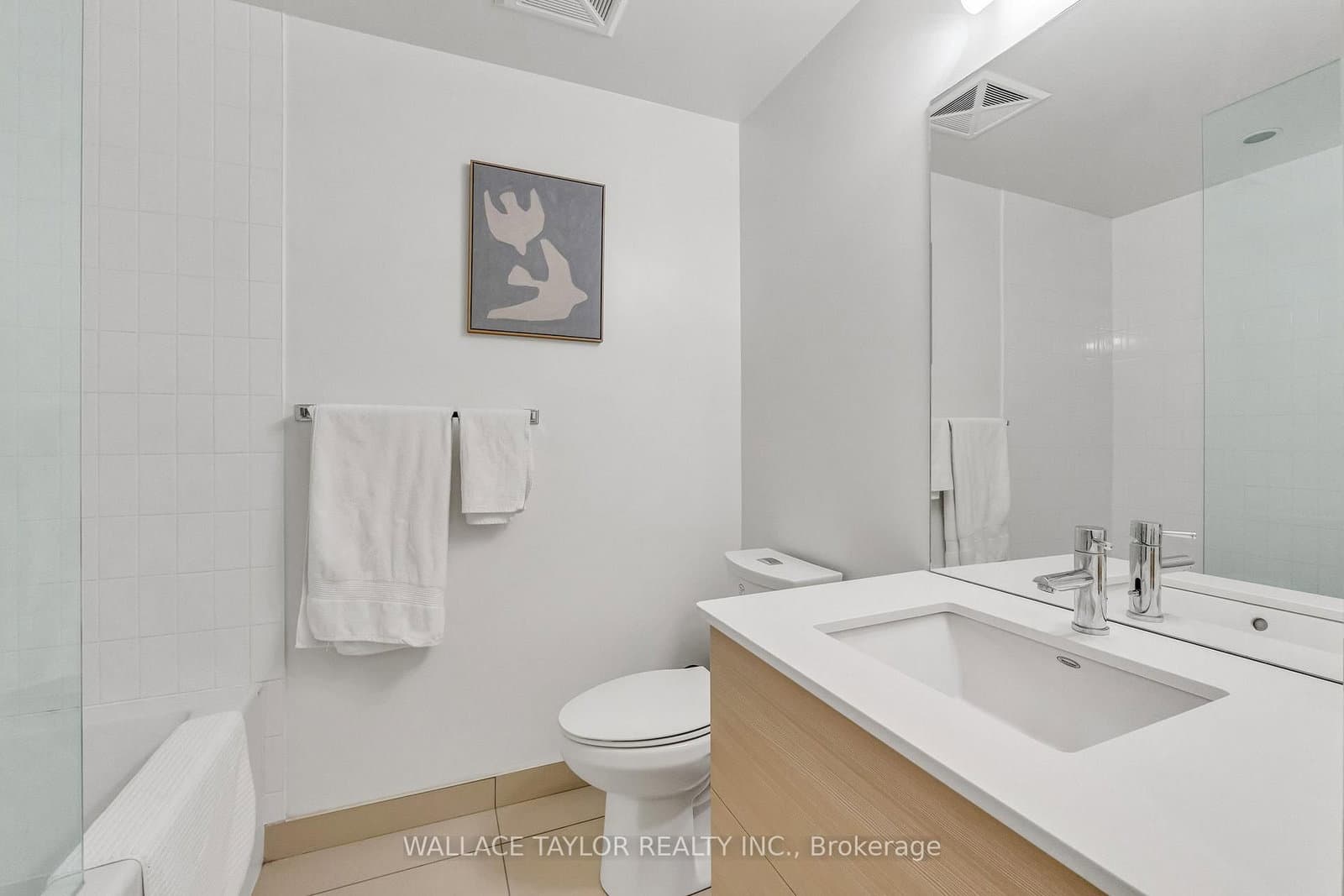 1702 - 210 Simcoe Street, Toronto, ON — photo 3