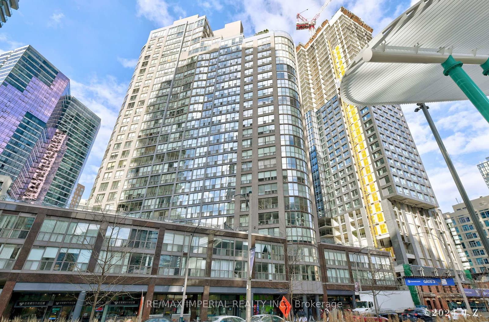 2201 - 24 Wellesley Street, Toronto, ON