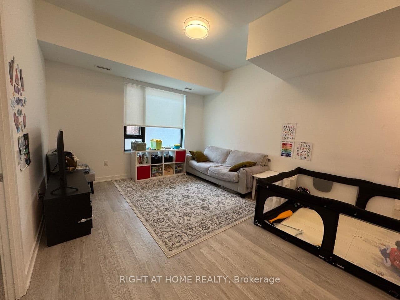 202 - 3 Strathgowan Avenue, Toronto, ON — photo 3