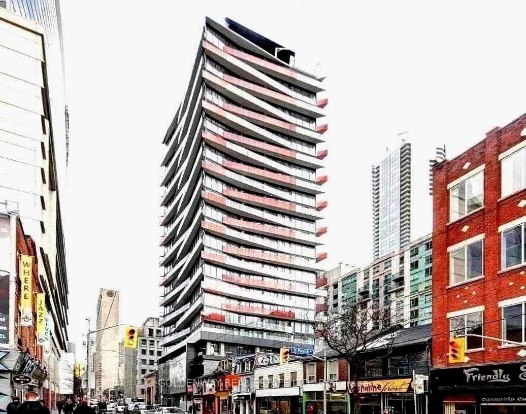 612 - 215 Queen Street, Toronto, ON