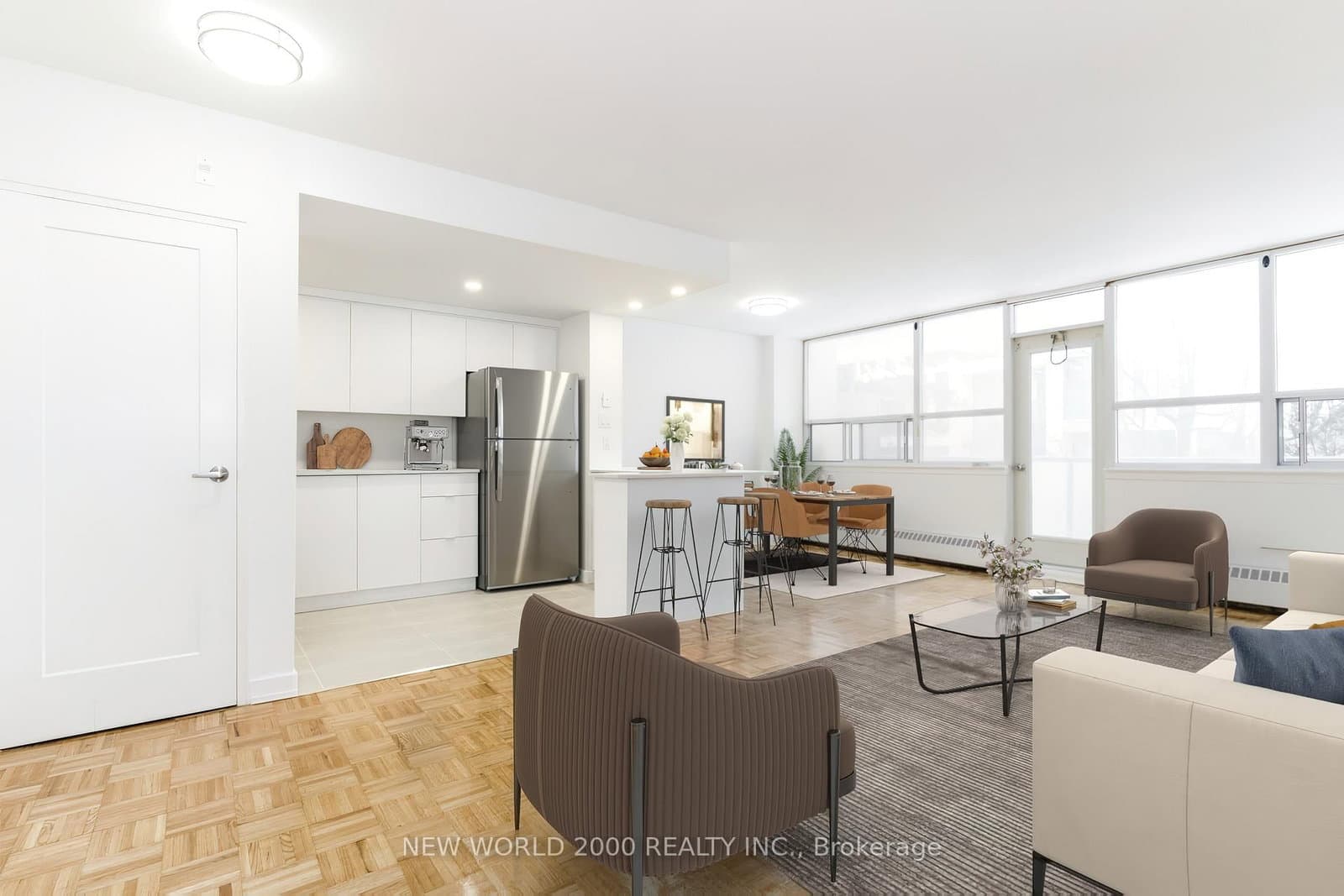209 - 33 Erskine Avenue, Toronto, ON — photo 2