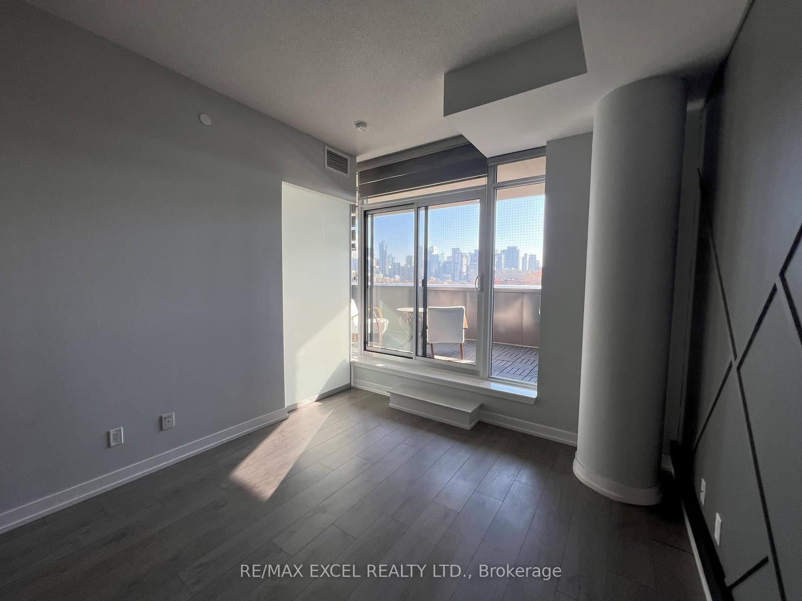 503 - 297 College Street, Toronto, ON — photo 3